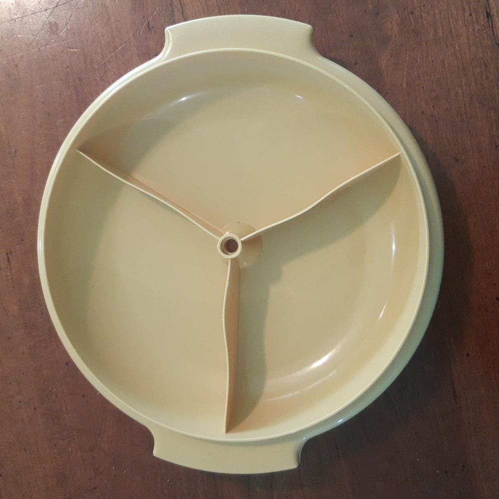 Tupperware - Picture 2 of 3